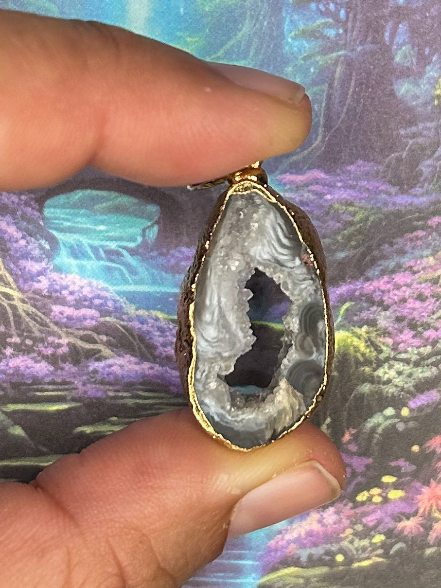 Agate Geode Pendant AG39
