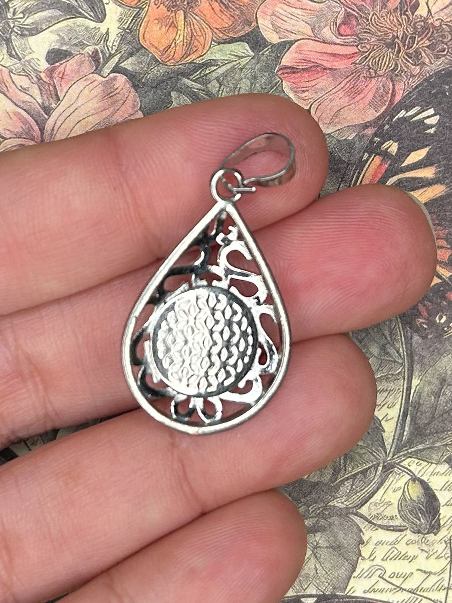 Clear Quartz Pendant 1QZ11