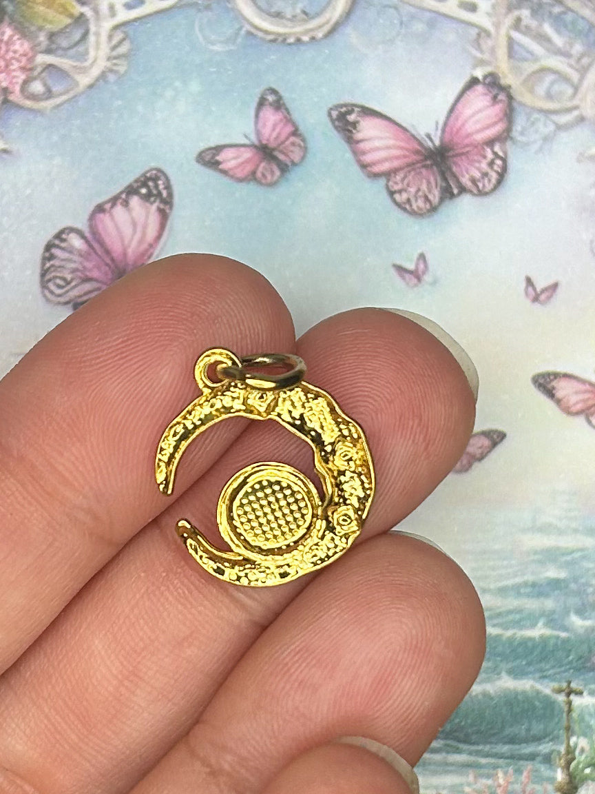 Shell Charm Pendant 1SH13