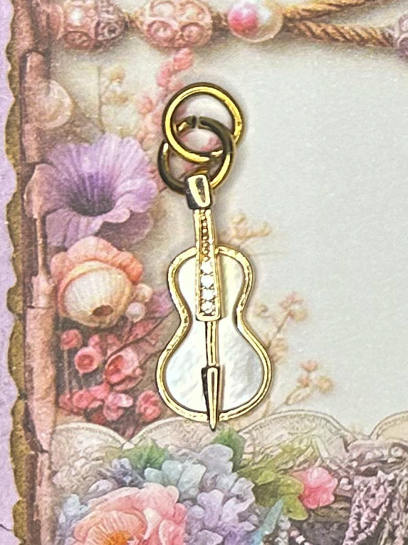 Shell Charm Pendant 1SH05