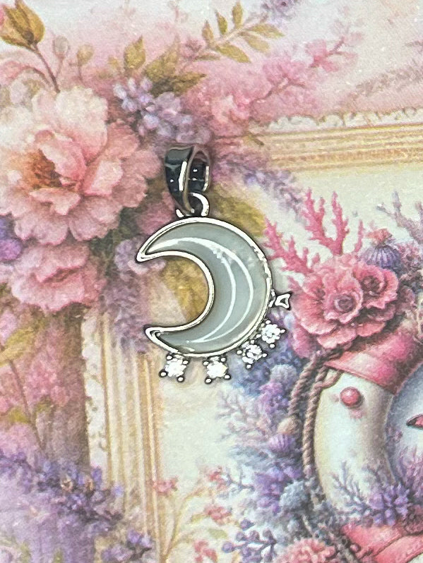 Shell Charm Pendant 1SH24