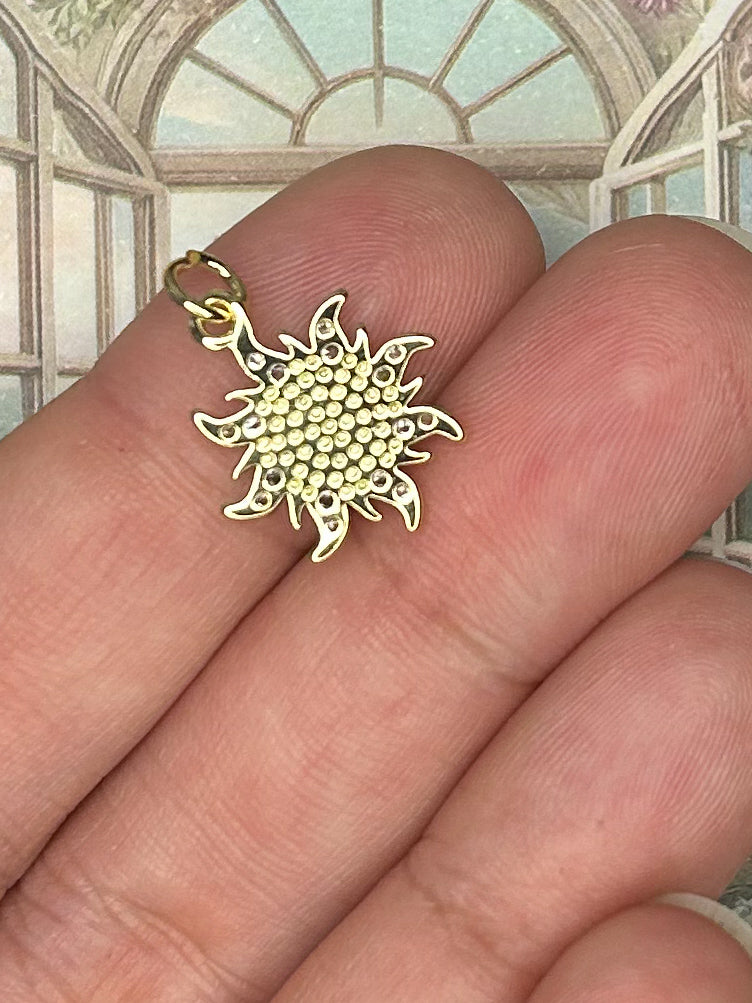 Shell Charm Pendant 1SH09