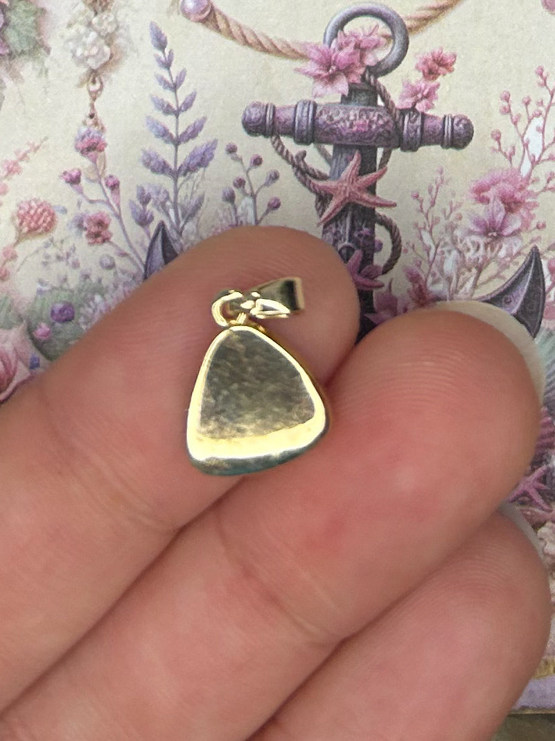 Shell Charm Pendant 1SH18
