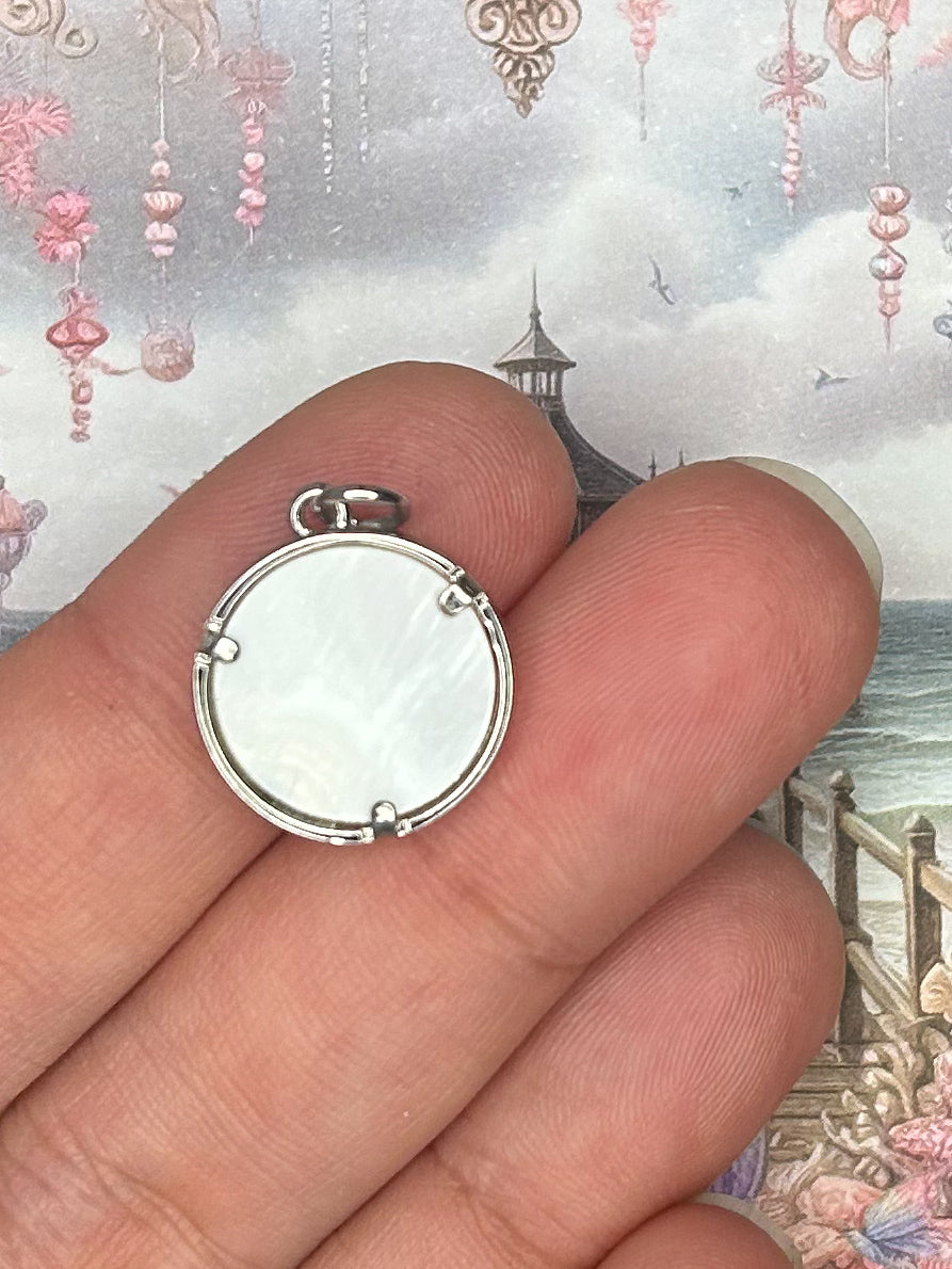 Shell Charm Pendant 1SH22