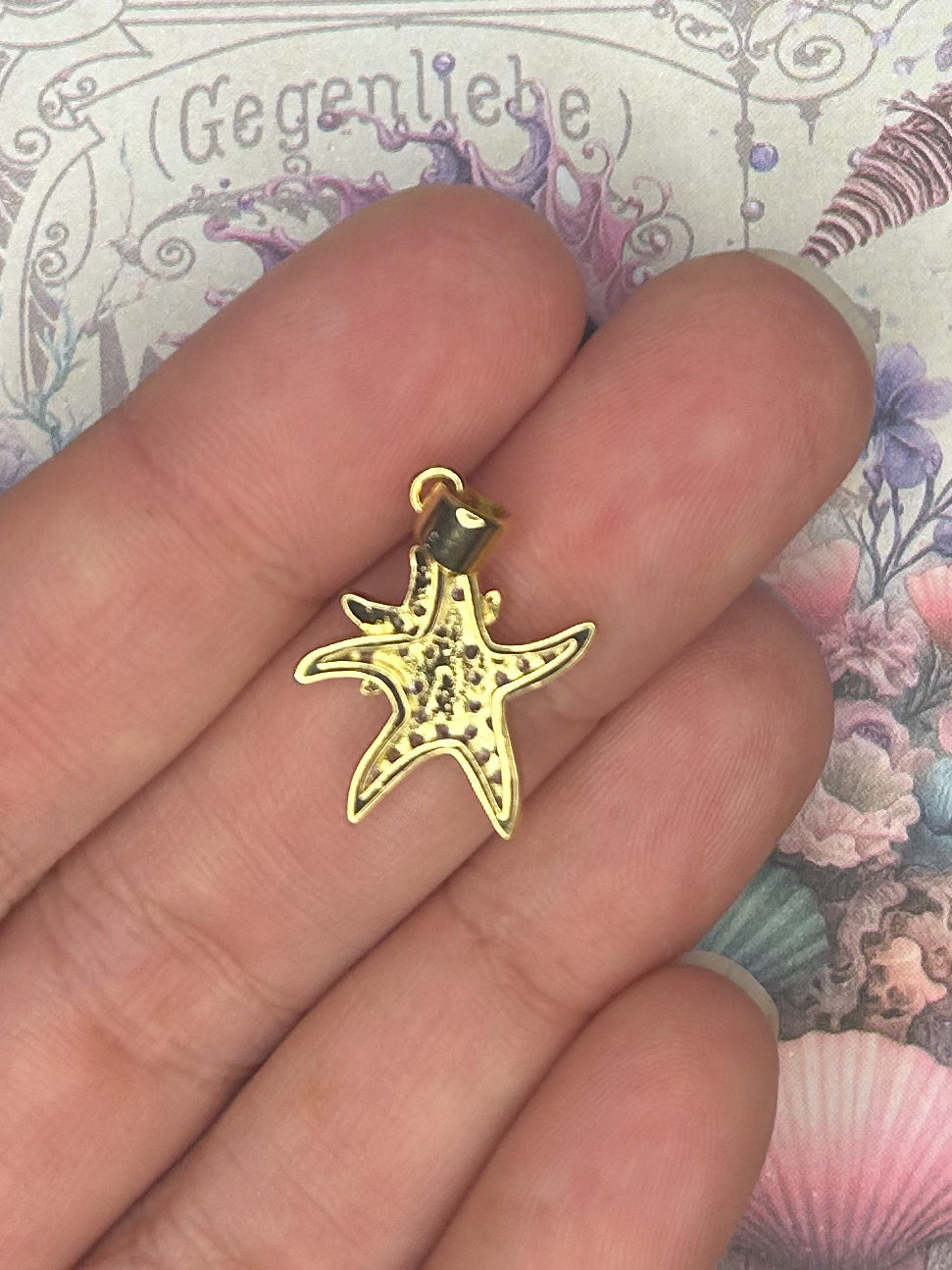 Charm Pendant 1GD10