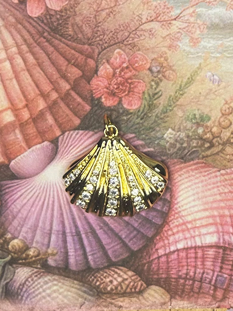 Charm Pendant 1GD21