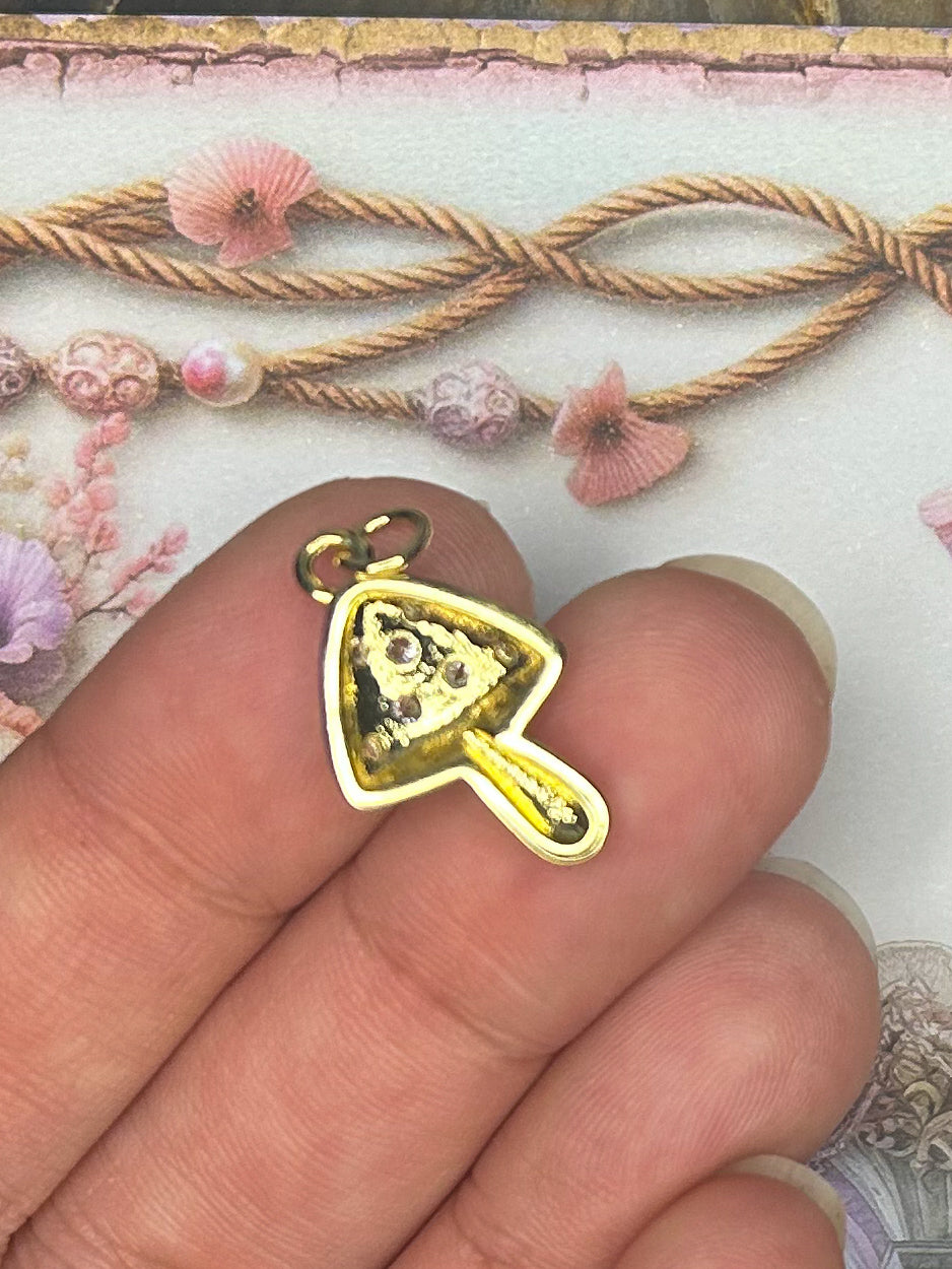 Charm Pendant 1GD05