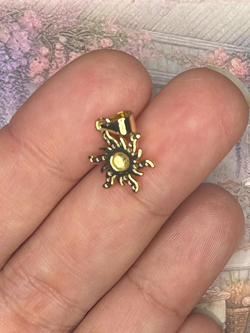 Charm Pendant 1GD11