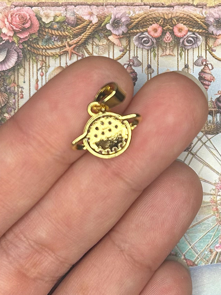 Charm Pendant 1GD24