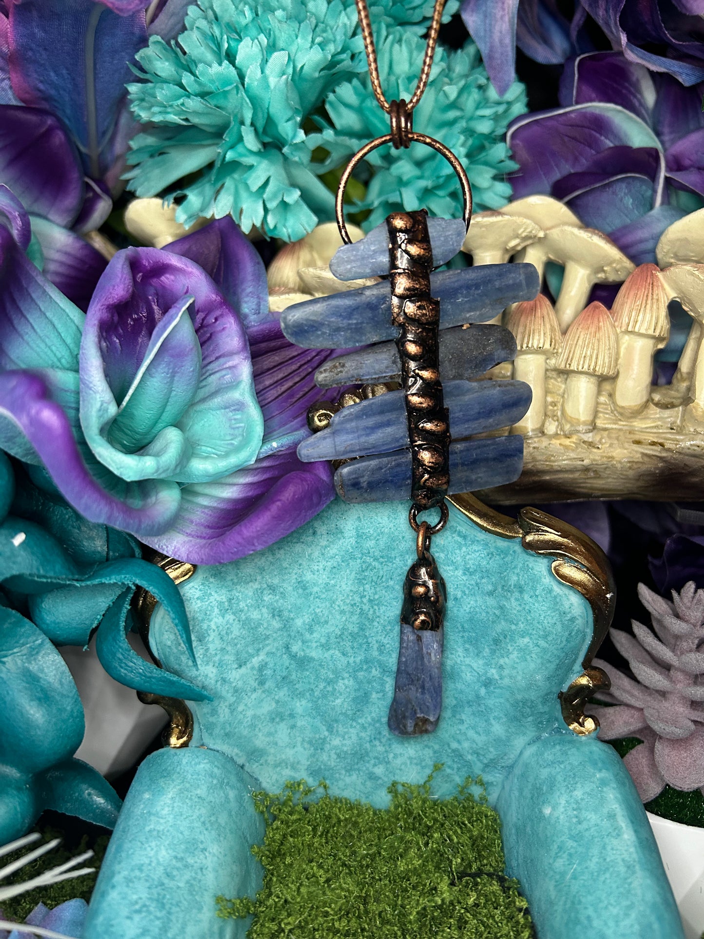 Kyanite Pendant KN02