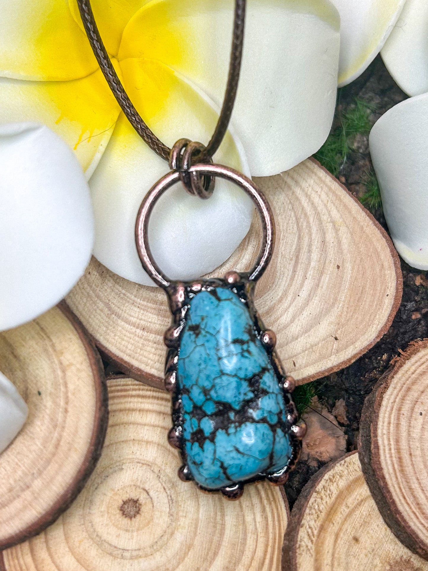 Turquoise Howlite Pendant TH04
