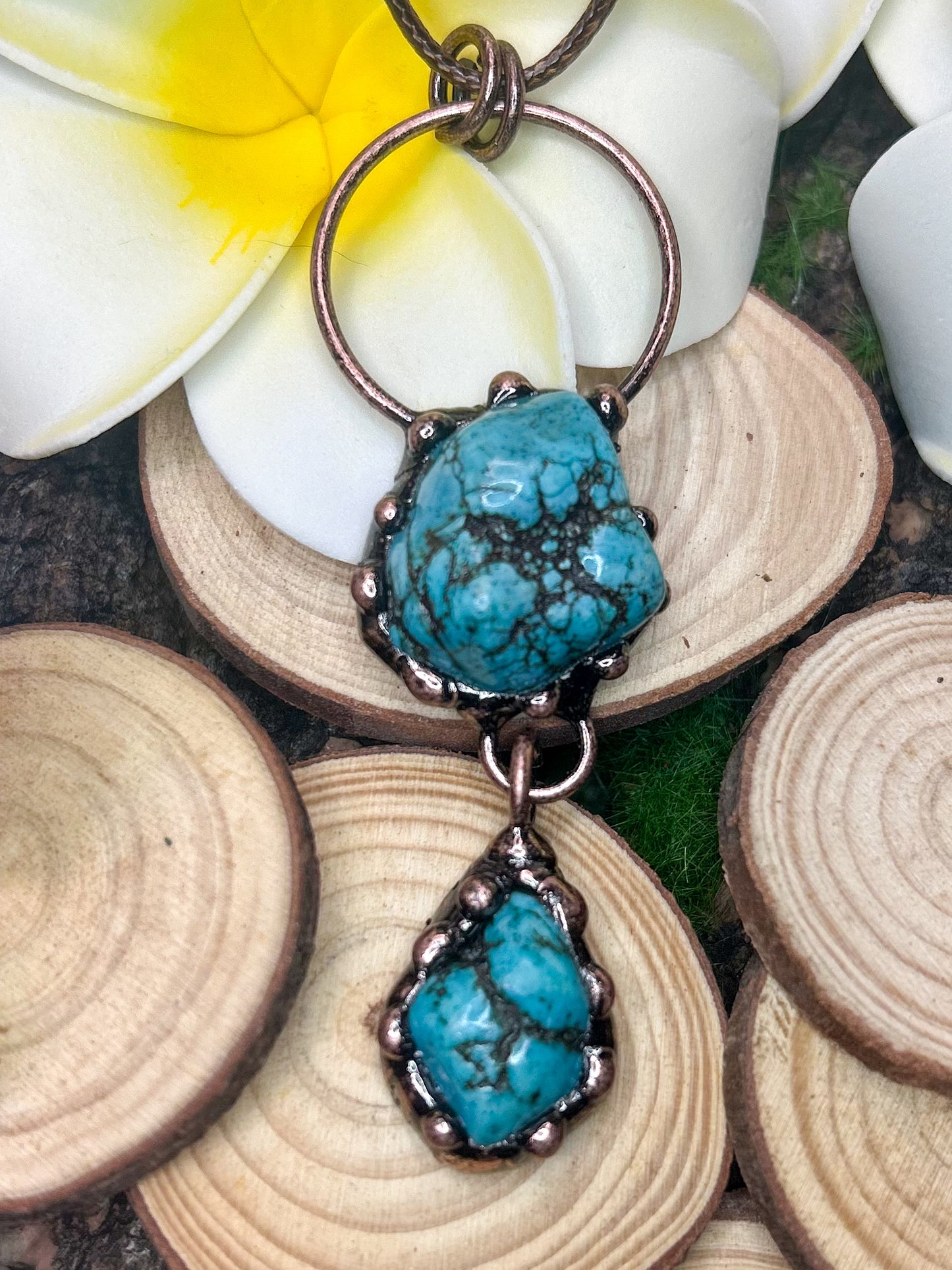 Turquoise Howlite Pendant TH06