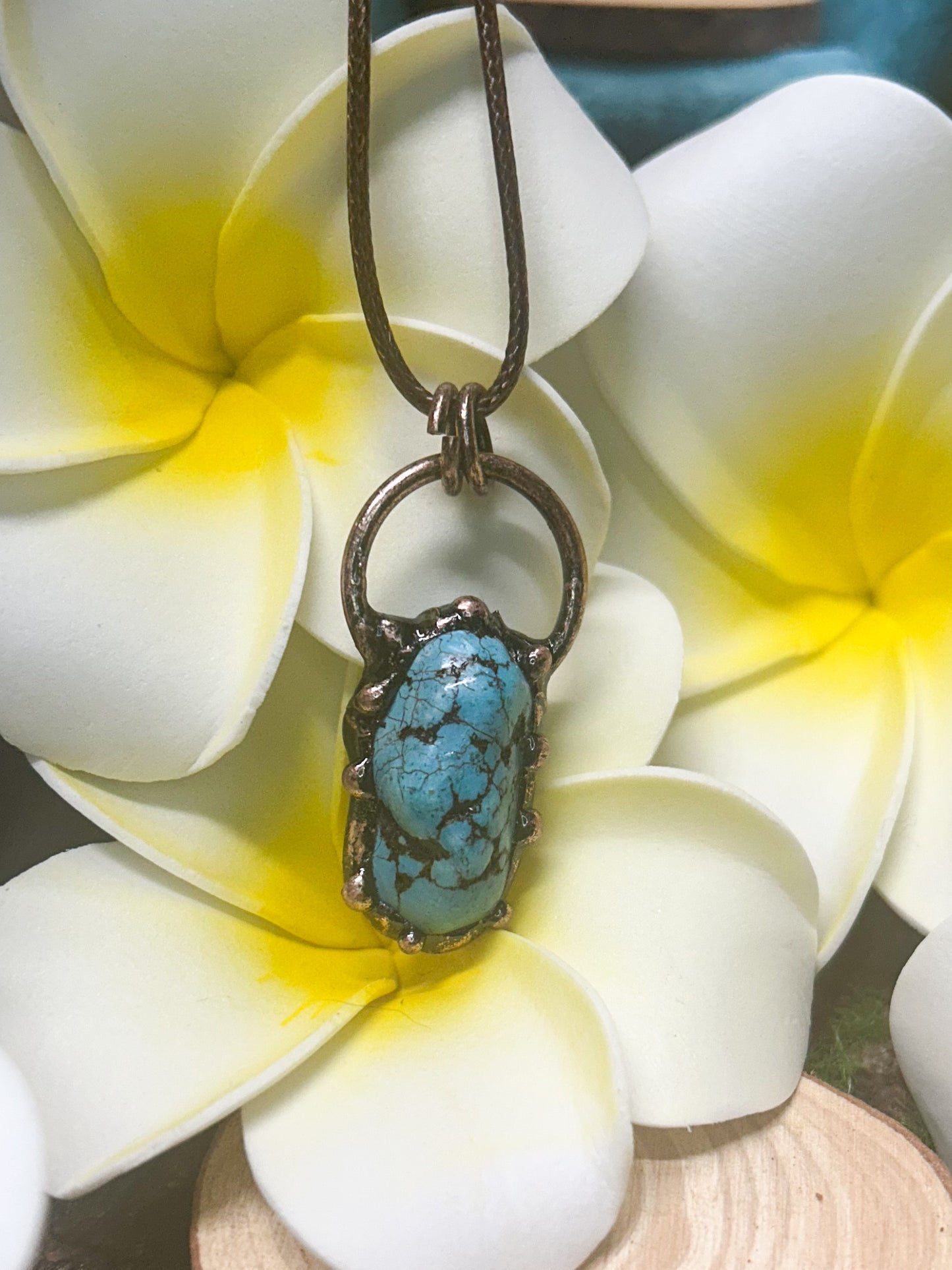 Turquoise Howlite Pendant TH07