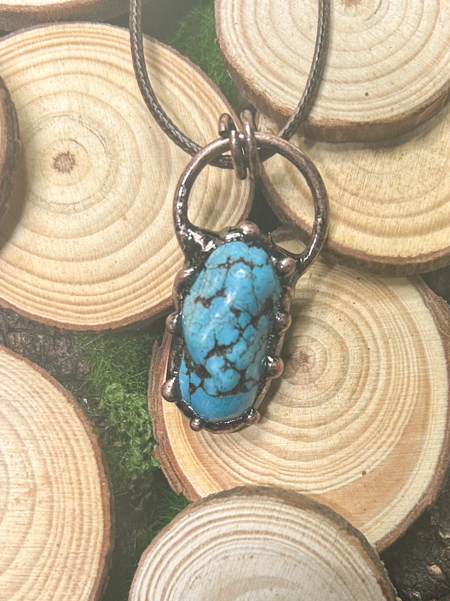 Turquoise Howlite Pendant TH07