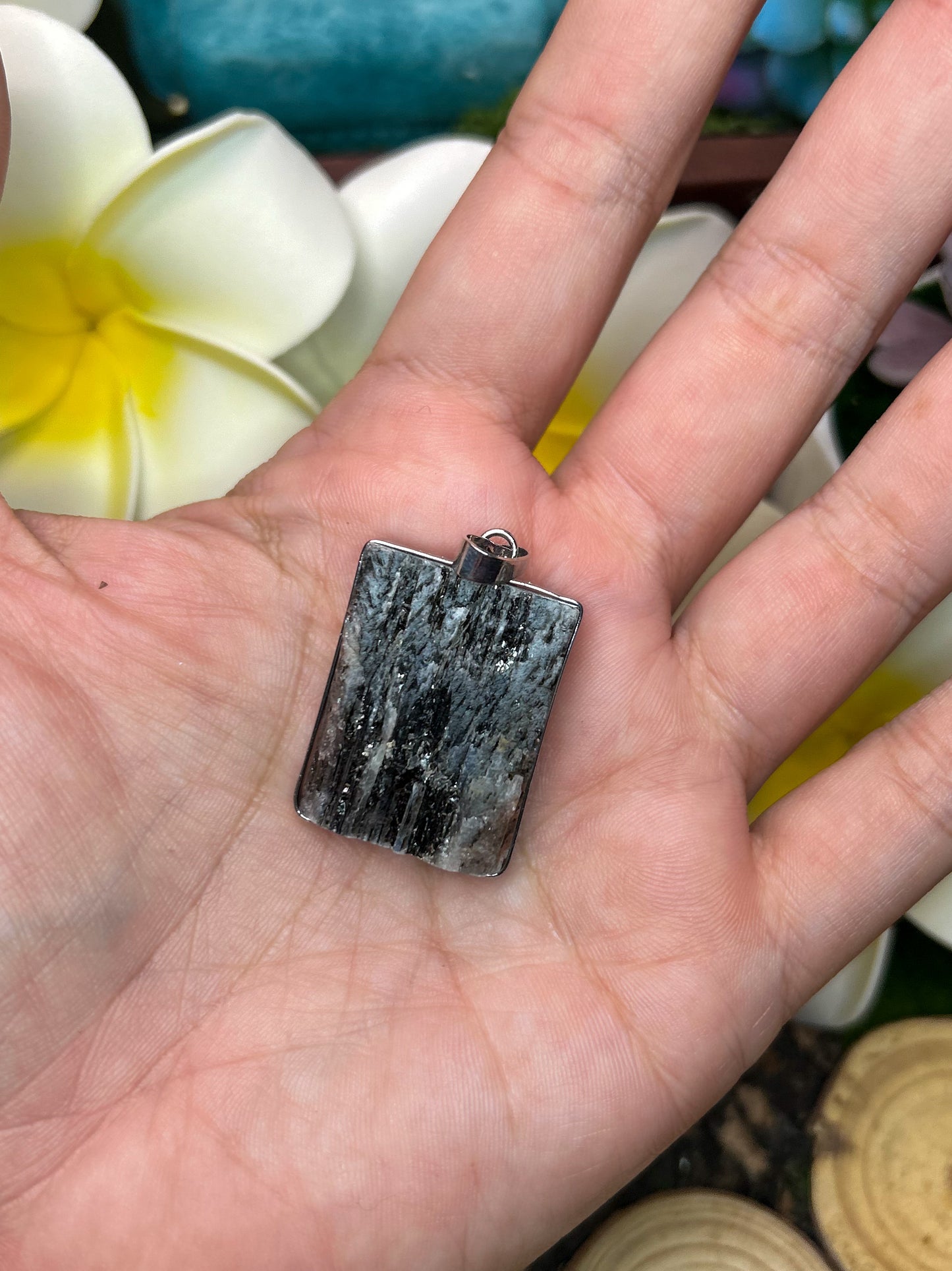 Kyanite Pendant KN13