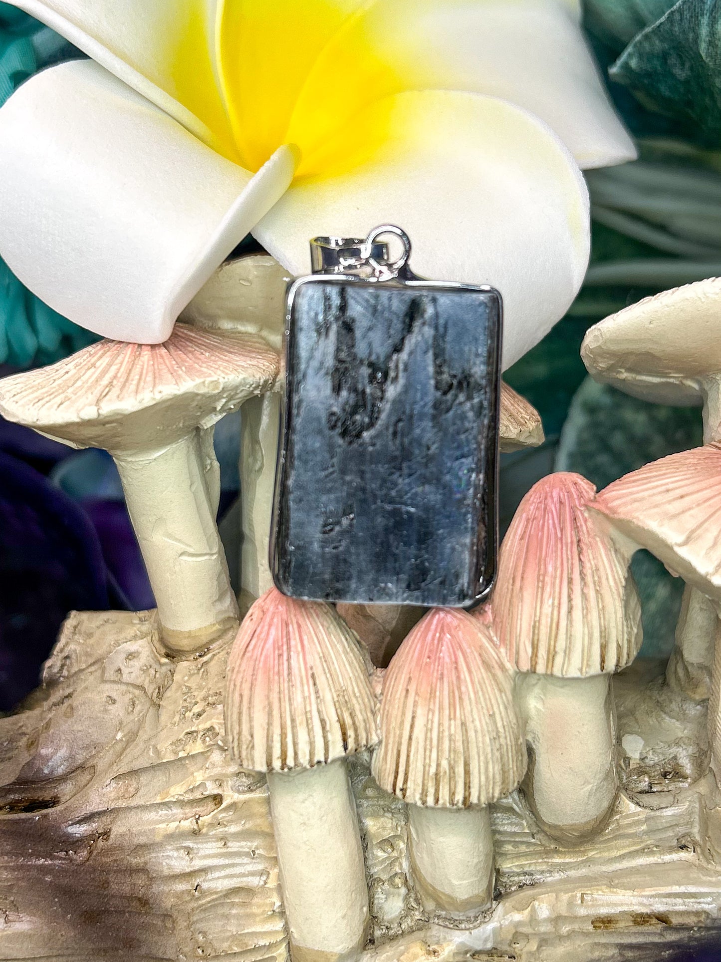 Kyanite Pendant KN09