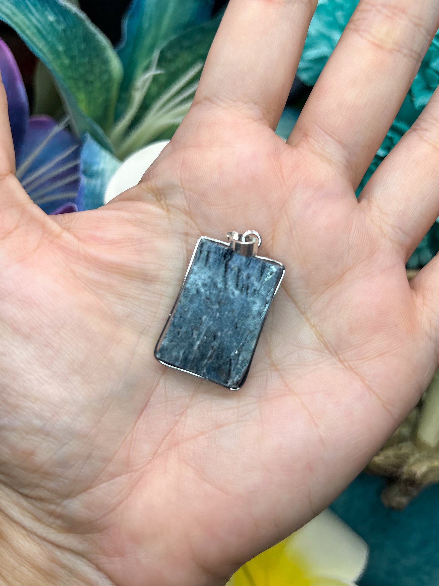Kyanite Pendant KN10