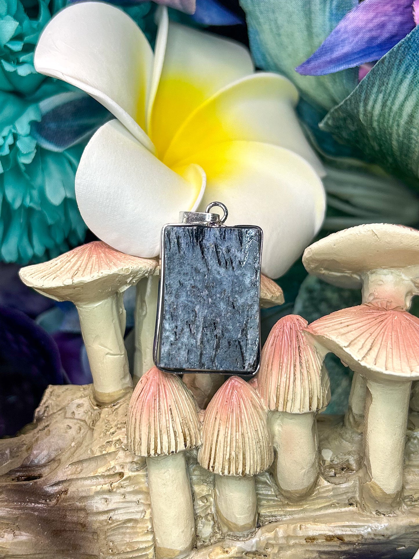 Kyanite Pendant KN10