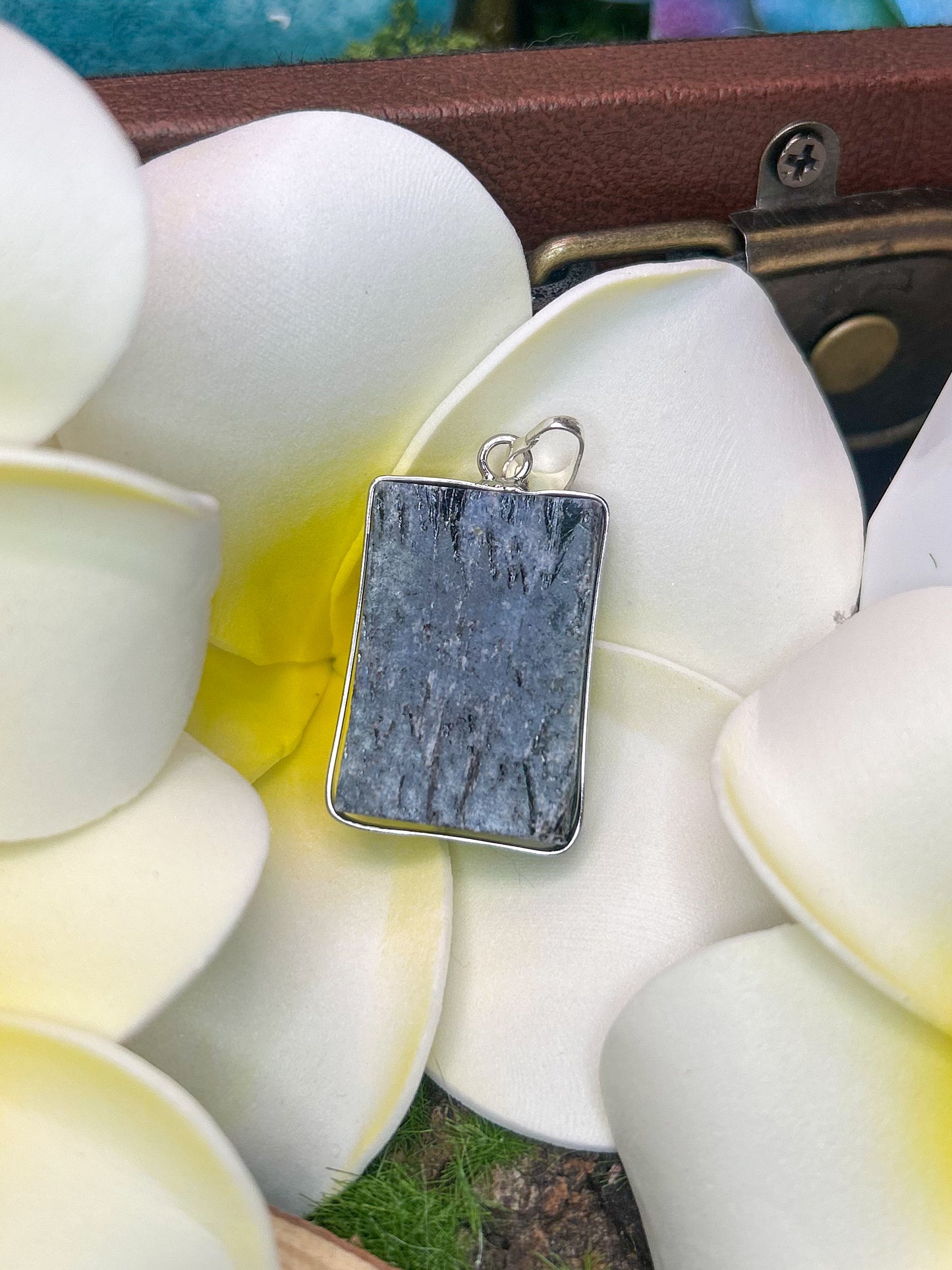 Kyanite Pendant KN10