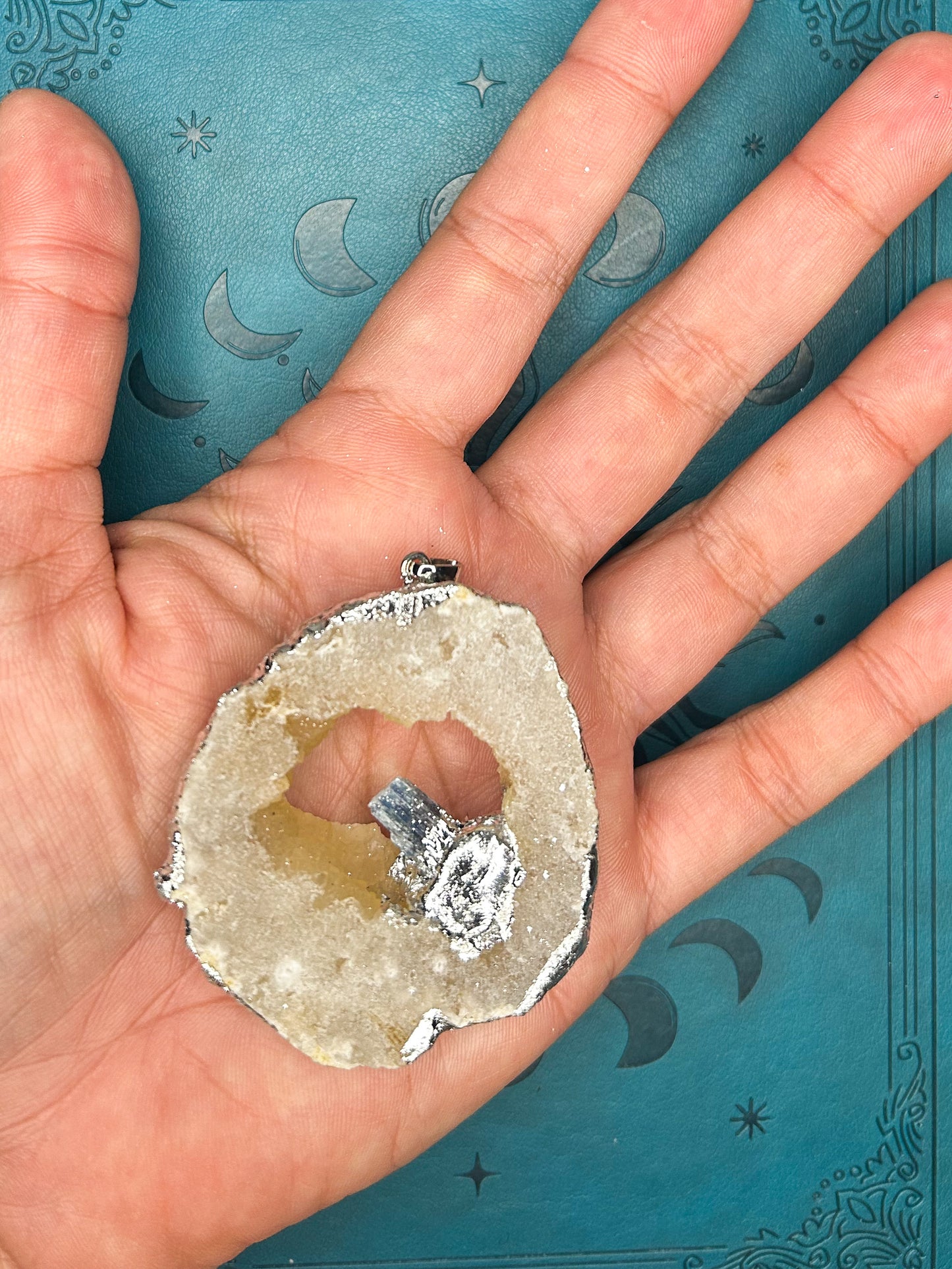 Agate Druzy Pendant DZ11