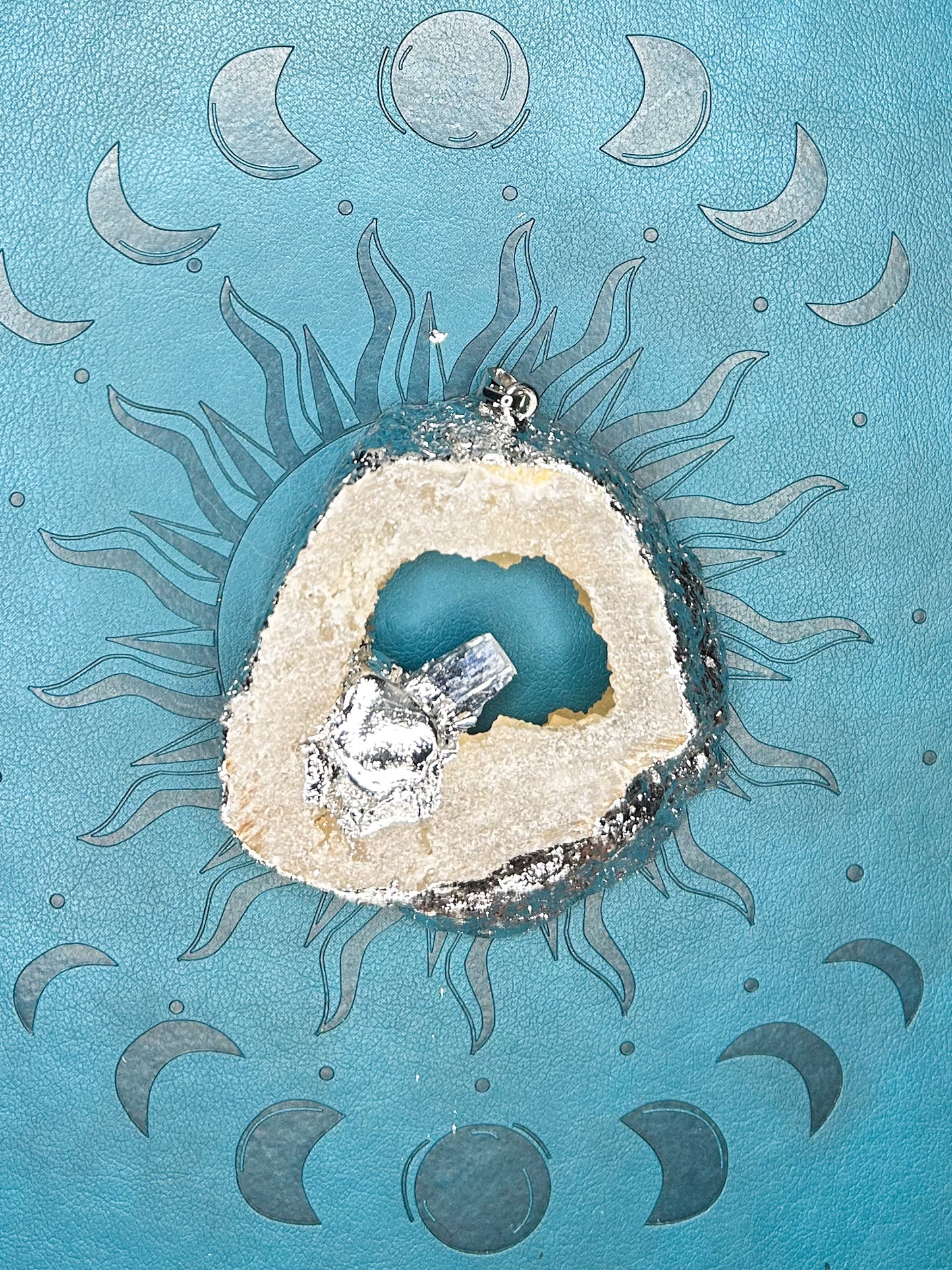 Agate Druzy Pendant DZ11