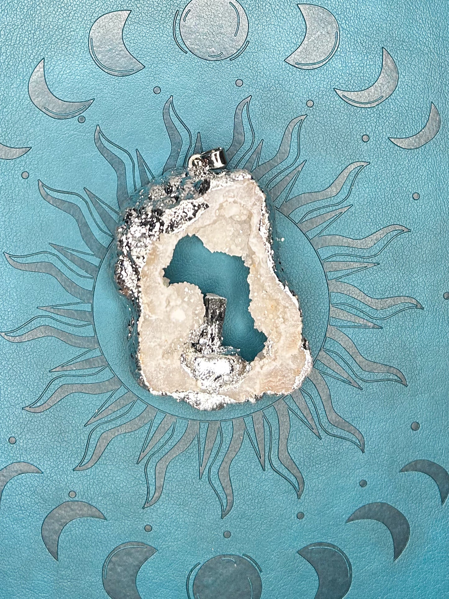 Agate Druzy Pendant DZ13