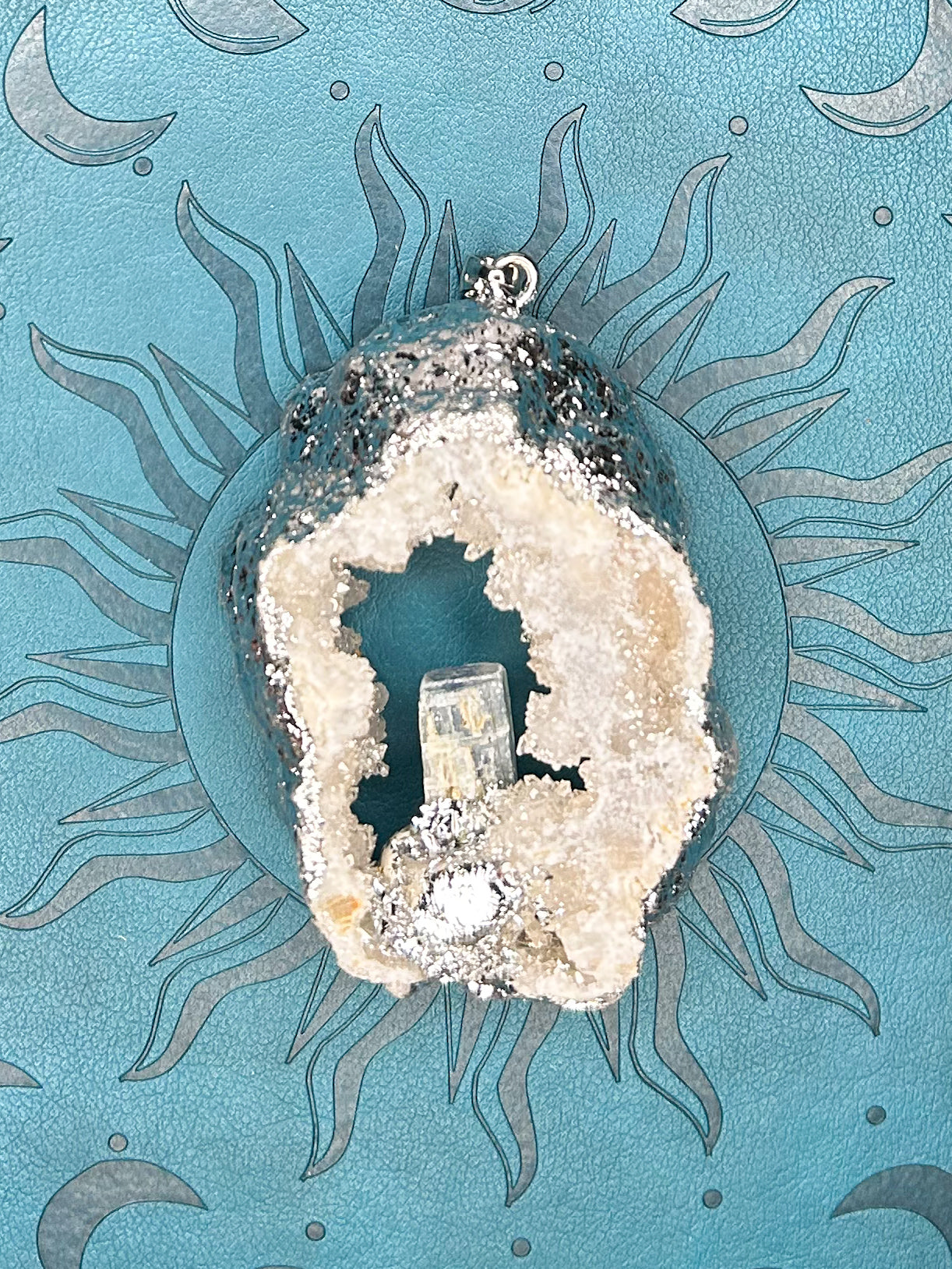 Agate Druzy Pendant DZ15