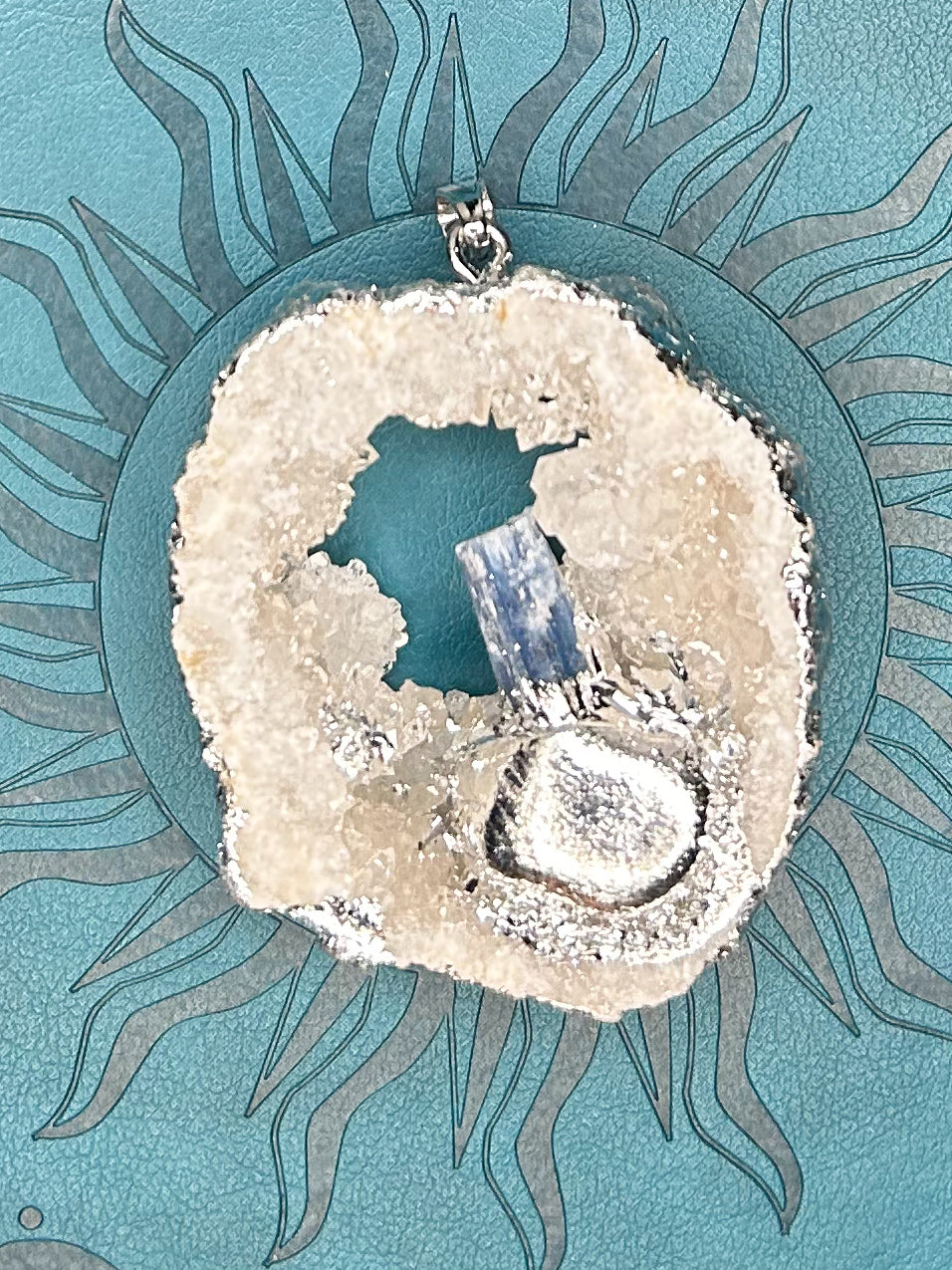 Agate Druzy Pendant DZ12