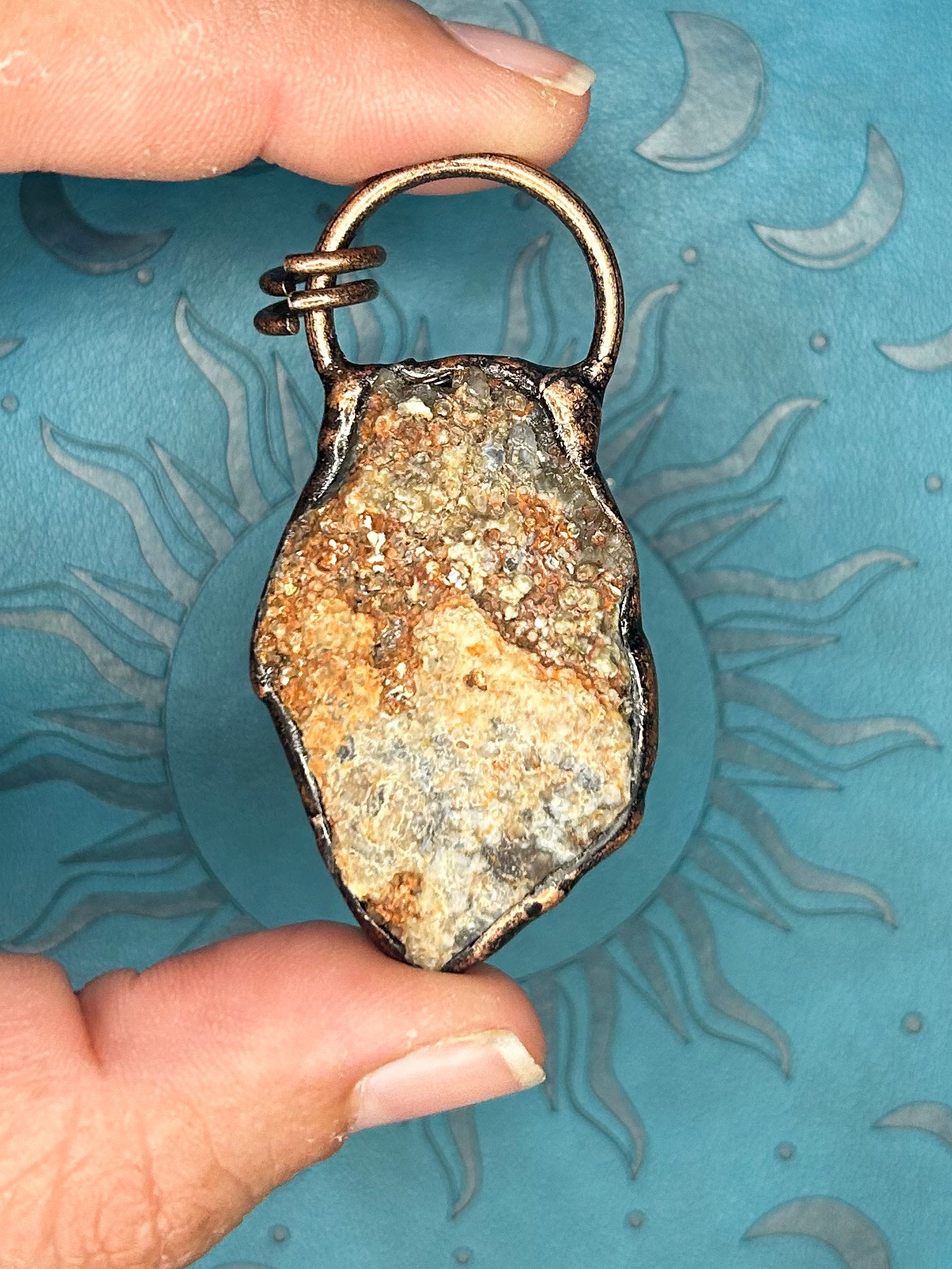 Agate Druzy Pendant DZ57