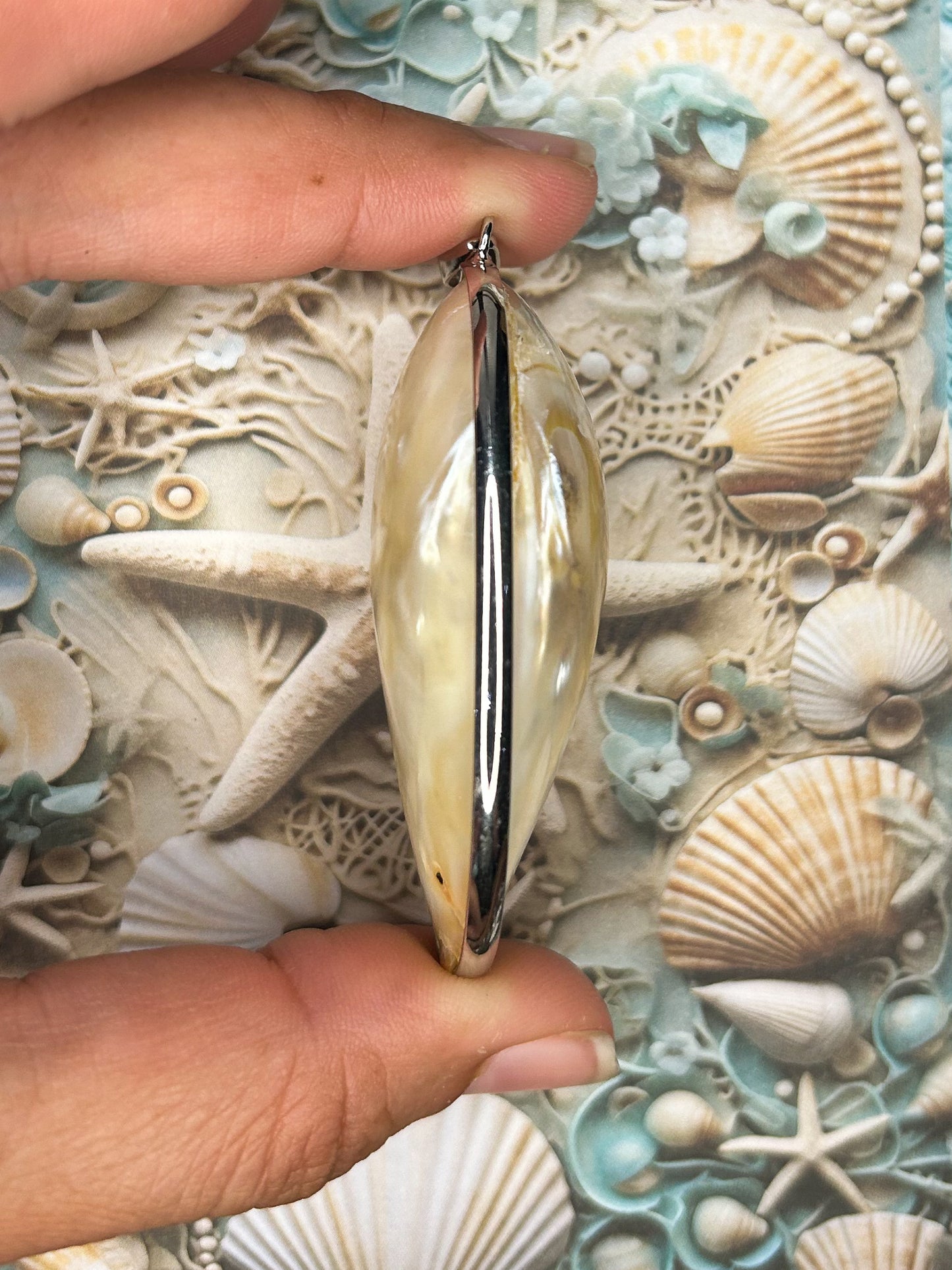 Shell Pendant SH11