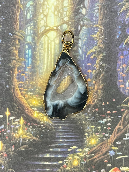 Agate Geode Pendant AG48