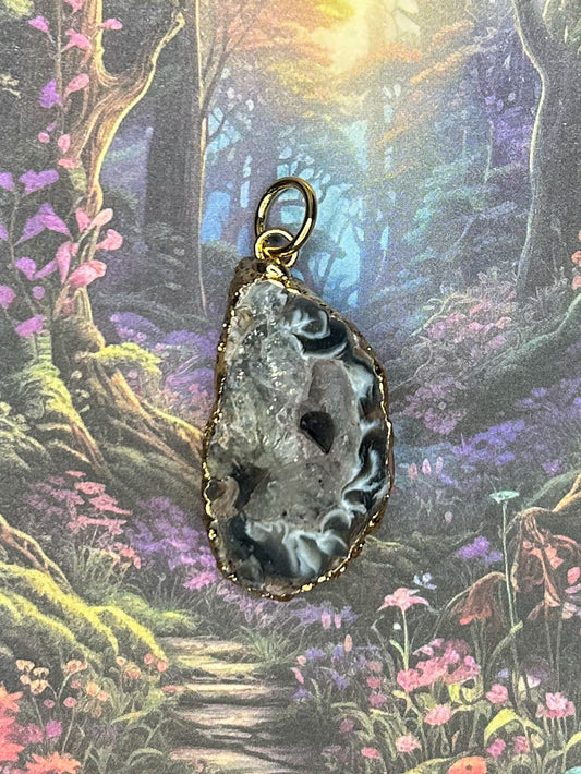 Agate Geode Pendant AG44