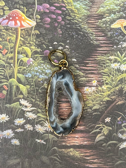 Agate Geode Pendant AG38