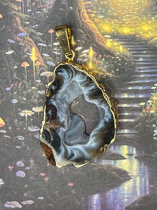 Agate Geode Pendant AG60