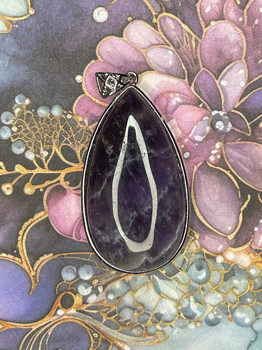 Amethyst Pendant AM127