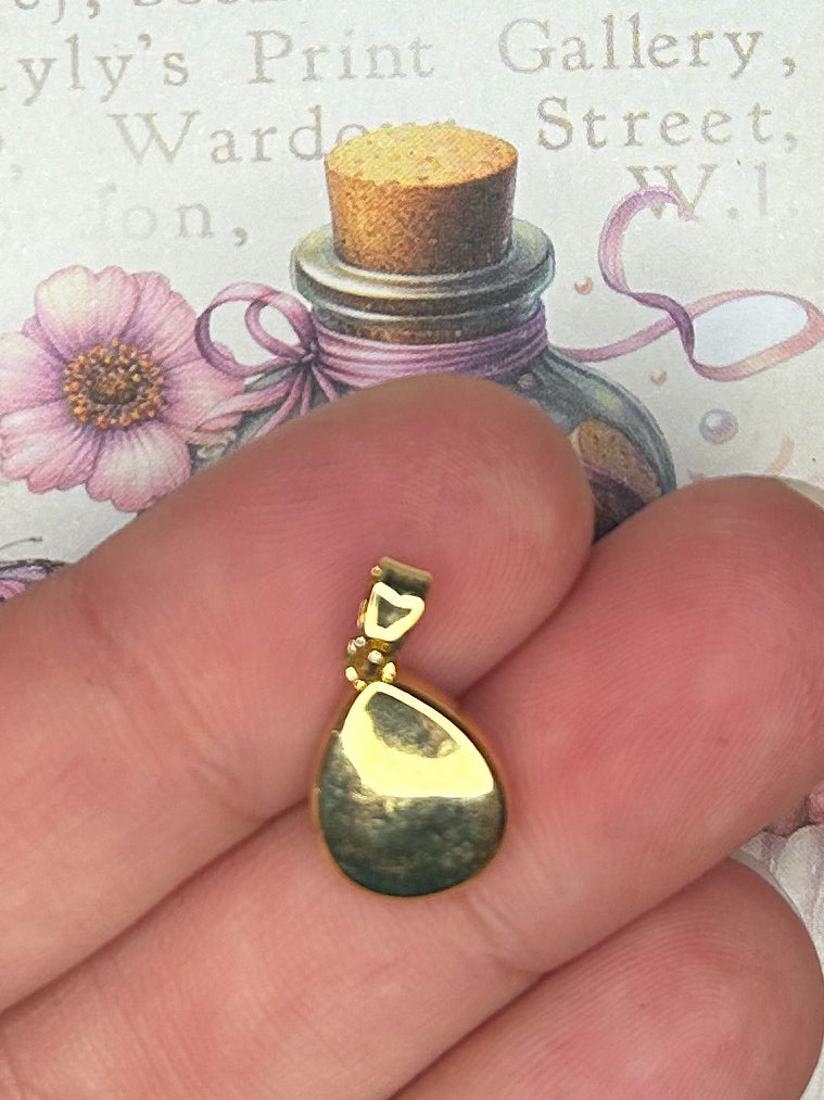 Shell Charm Pendant 1SH20