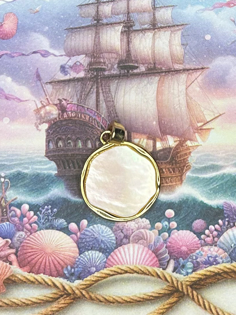 Shell Charm Pendant 1SH08