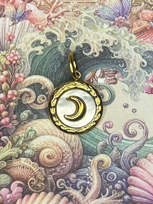 Shell Charm Pendant 1SH15