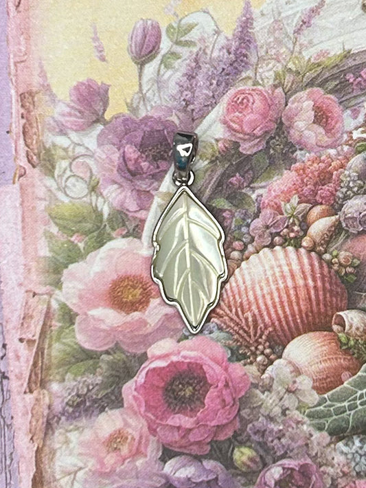 Shell Charm Pendant 1SH26