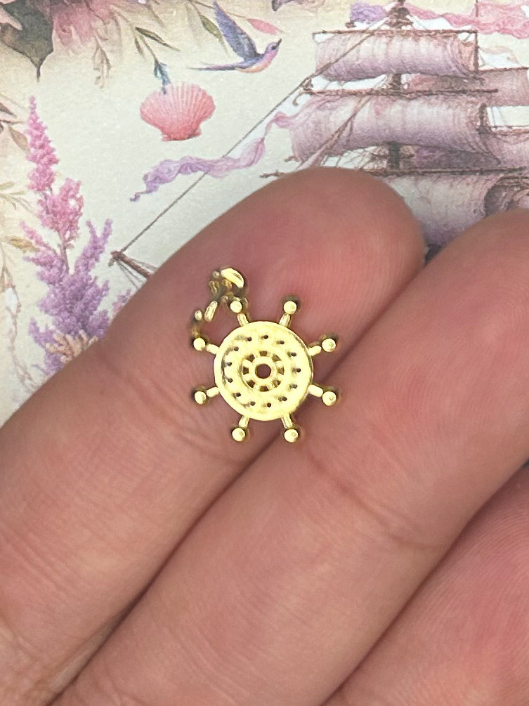 Charm Pendant 1GD01