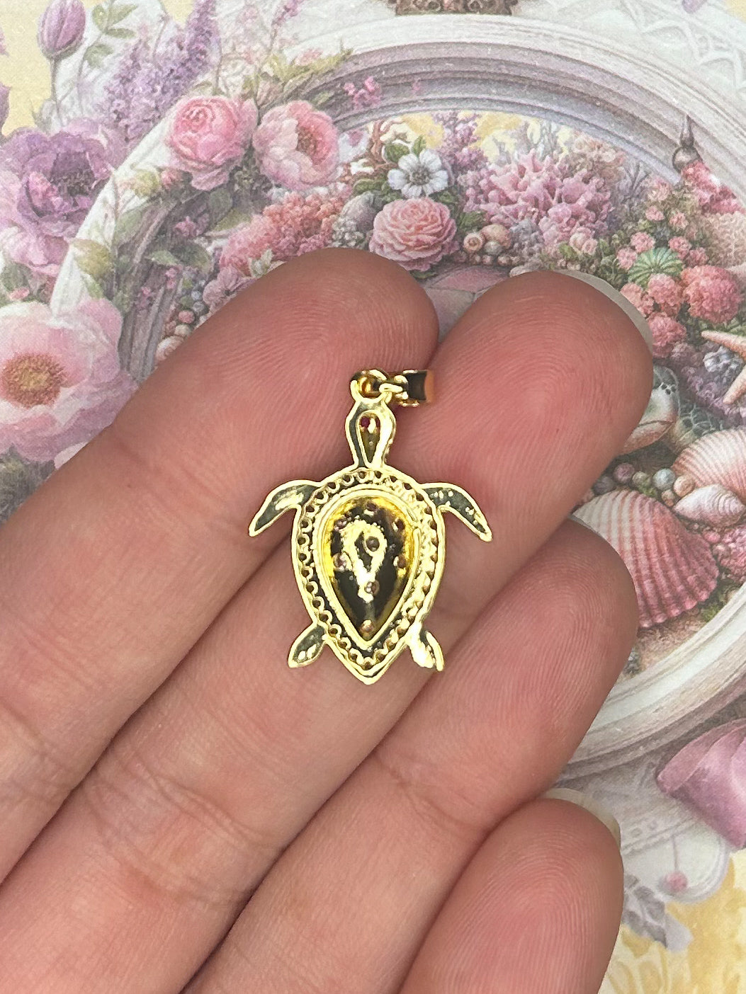 Charm Pendant 1GD16