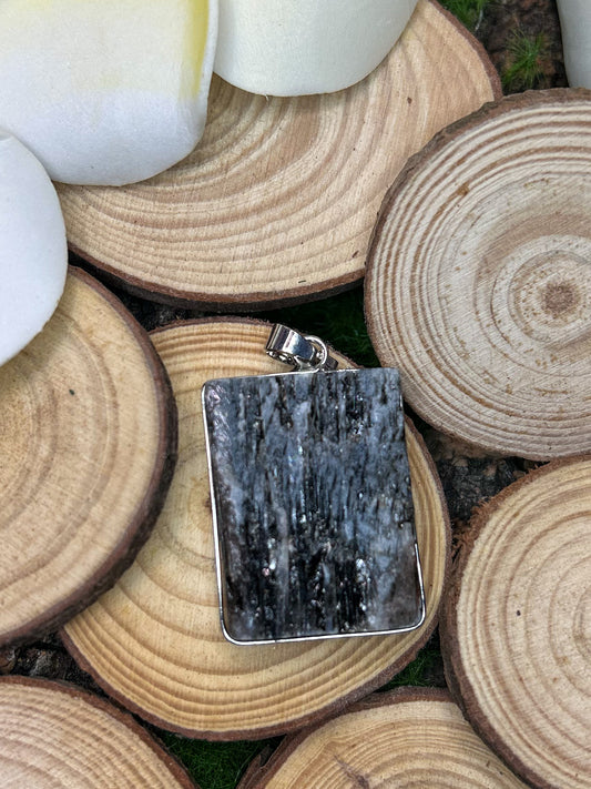 Kyanite Pendant KN13