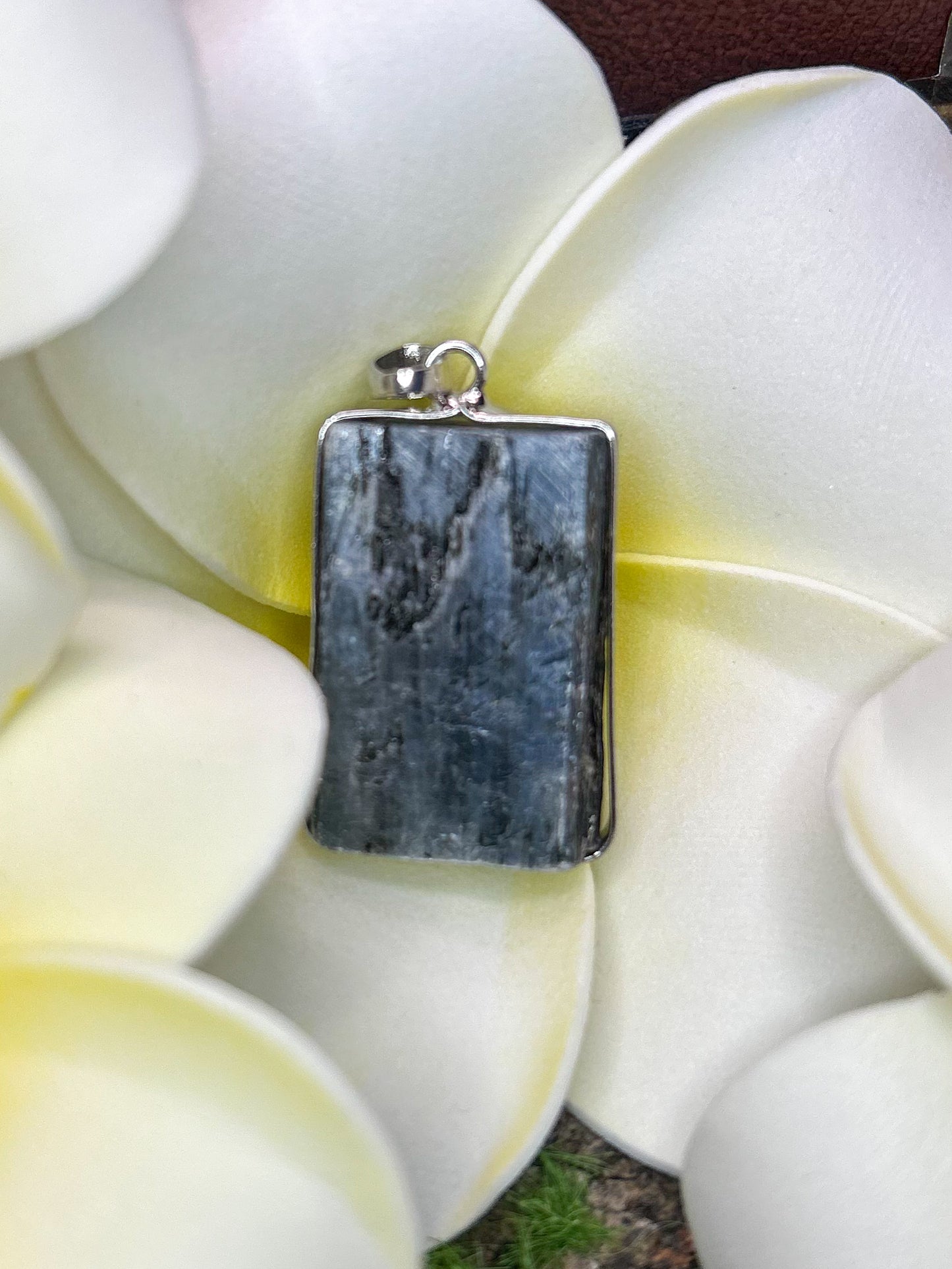 Kyanite Pendant KN09