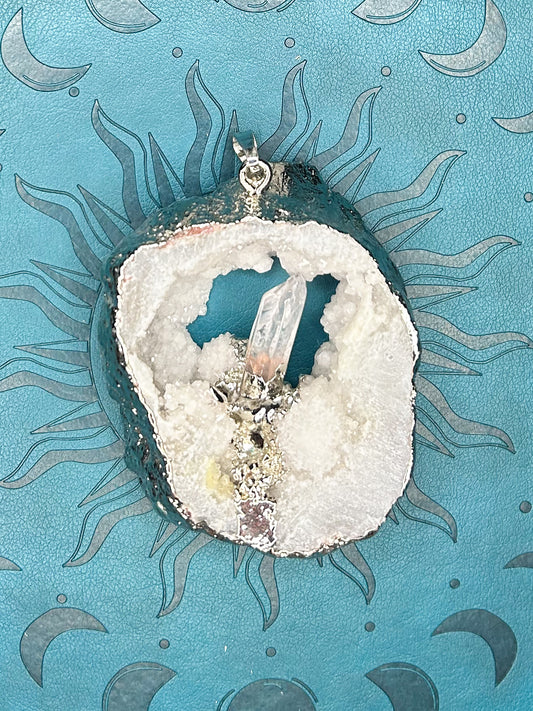 Agate Druzy Pendant DZ01