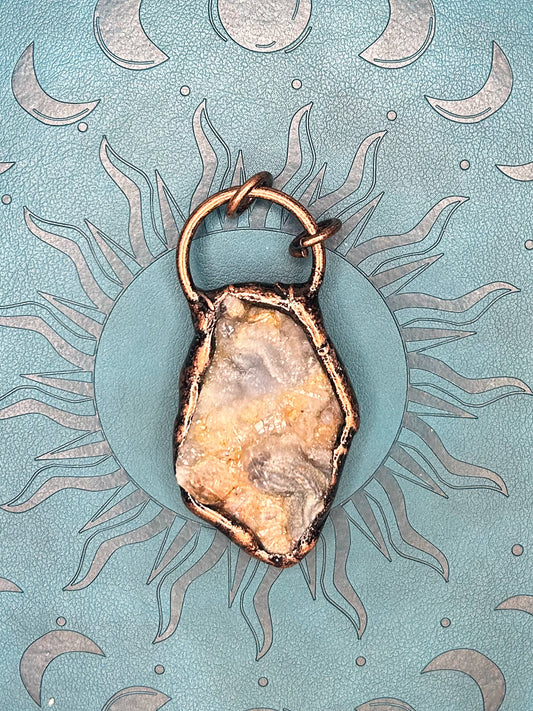 Agate Druzy Pendant DZ57