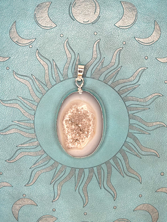 Agate Druzy Pendant DZ19