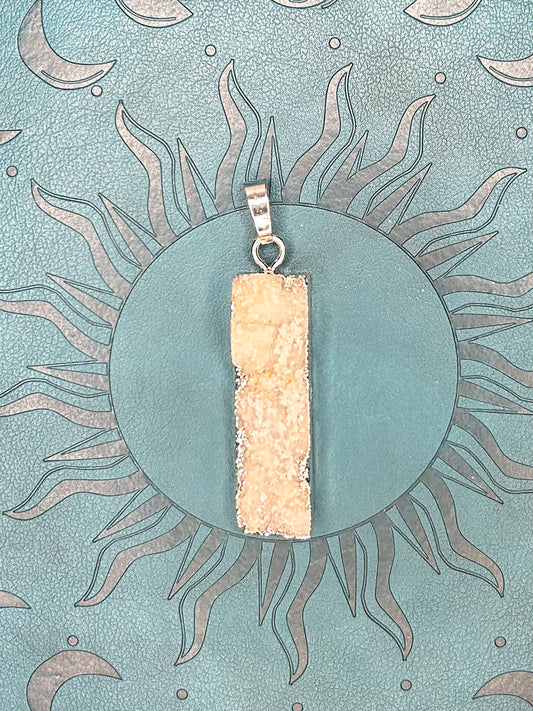 Agate Druzy Pendant DZ25
