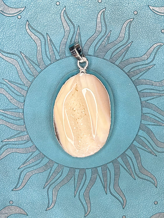 Agate Druzy Pendant DZ18