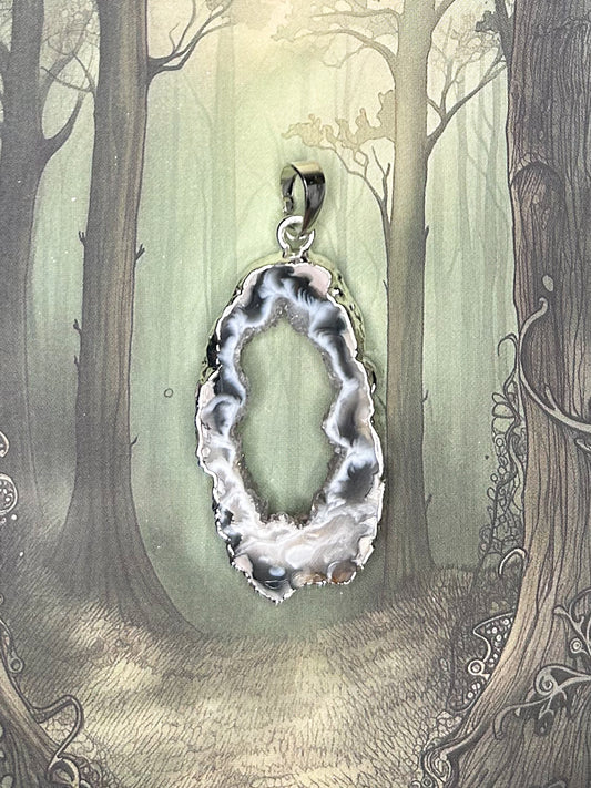 Agate Geode Pendant AG35