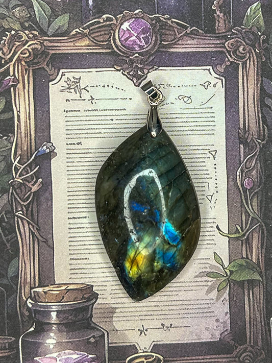 Labradorite Pendant LB86